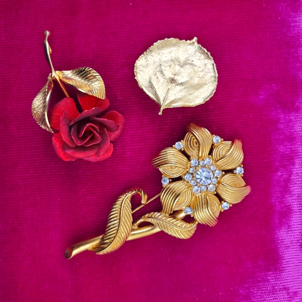 3 Vintage Gold Tone Rhinestone Floral Broach Pins